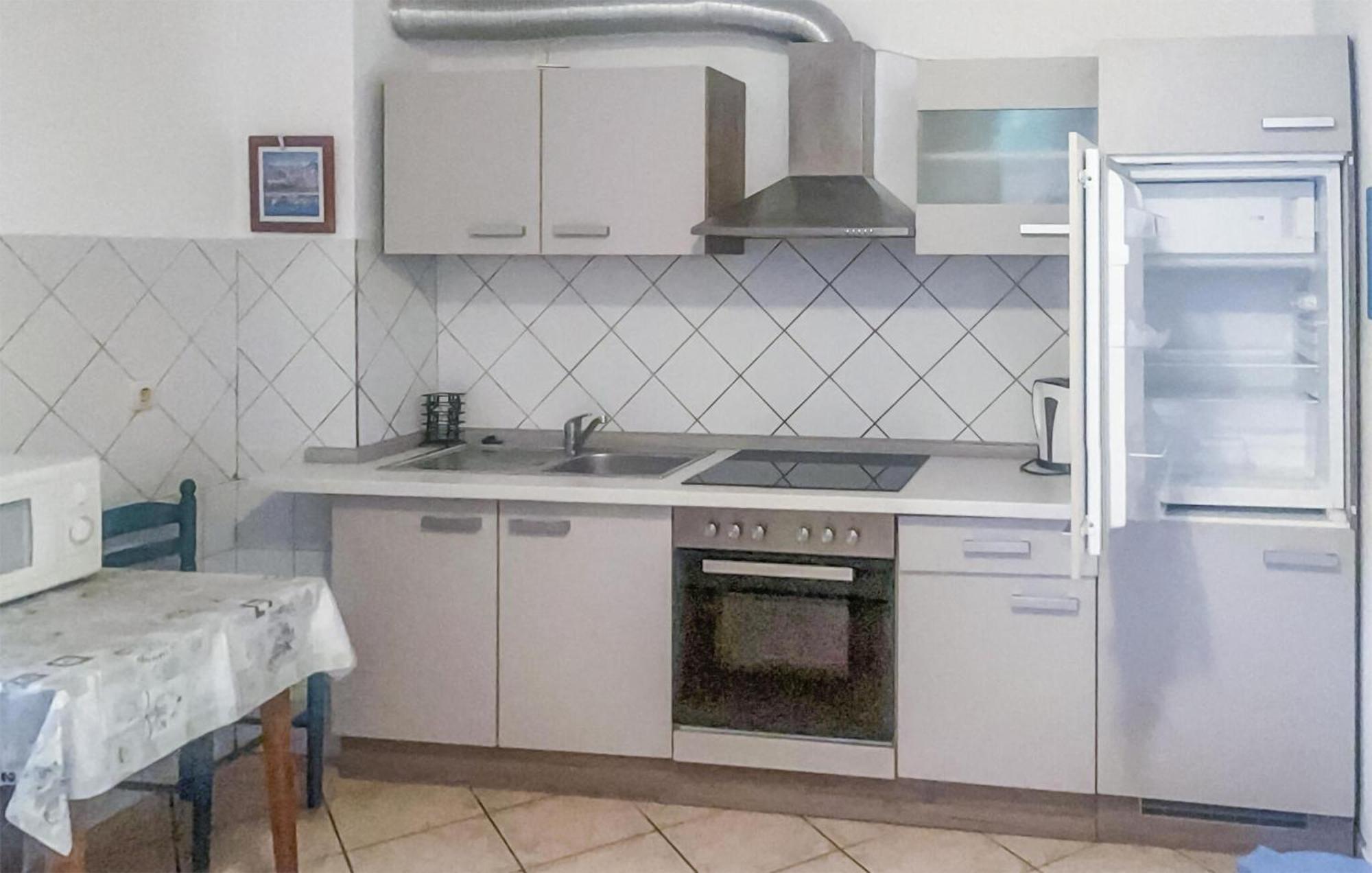 Awesome Apartment In Njivice With Kitchen Exterior foto
